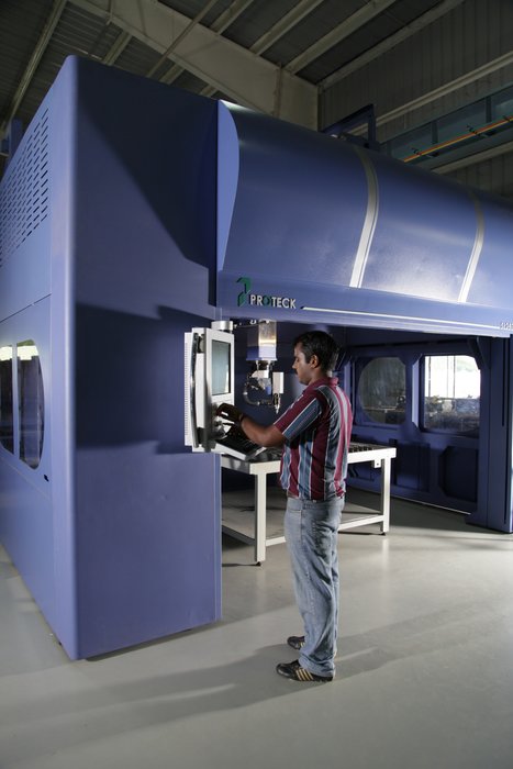 Cutting-edge laser machining. Latest machine-generation with cost-efficient mechanical transmission designs